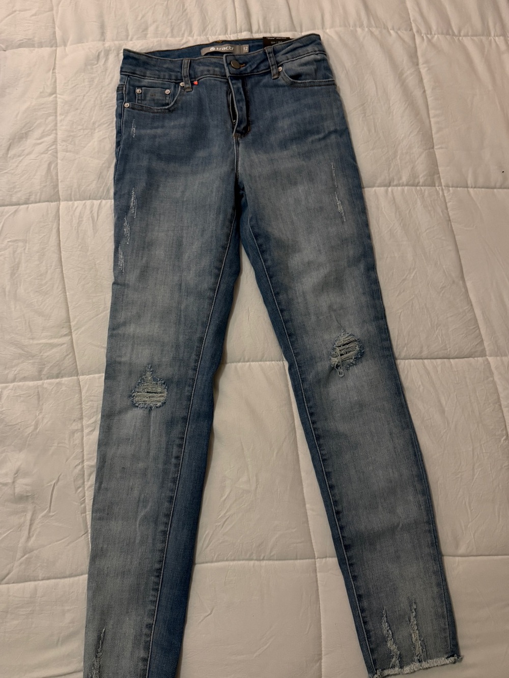 Tractr Distressed Skinny Jeans - Blue Wash mid rise NWT